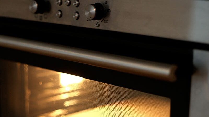 Clean the Oven for Bond Cleaning